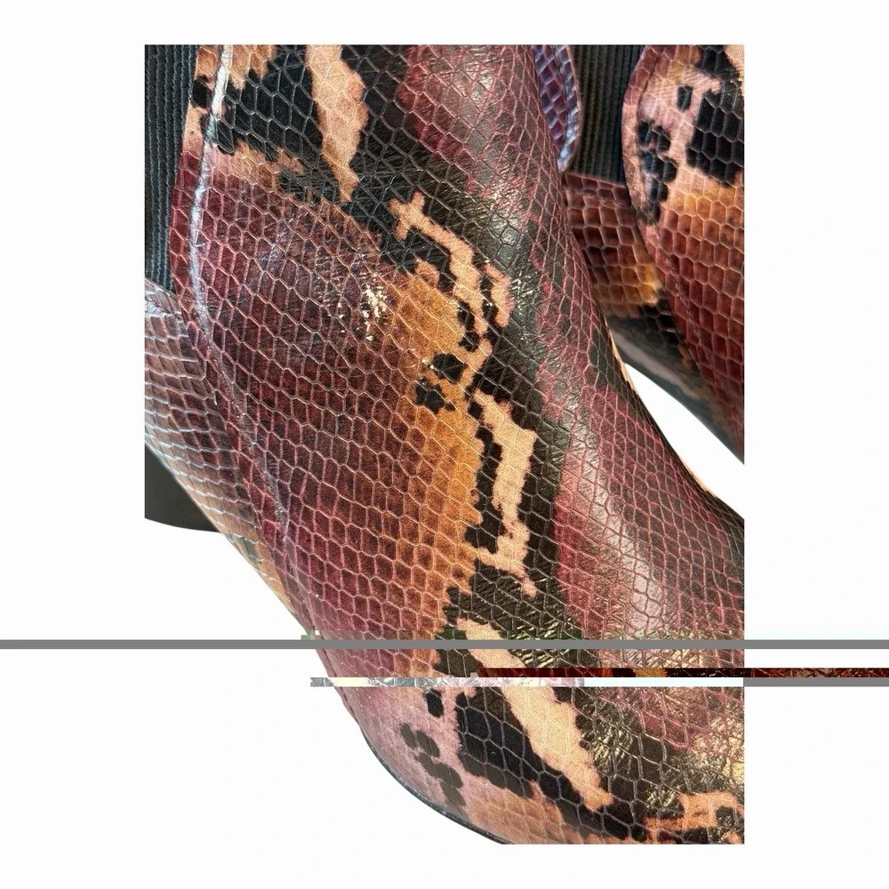 Donald Pliner Snake Print Leather Chelsea Ankle Booties Women's 10M Burgundy